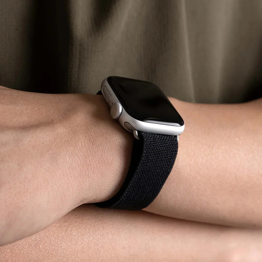 Black Milanese Magnetic Loop Strap for Apple Watch | Stainless Steel Band  | 42mm / 44mm / 45mm